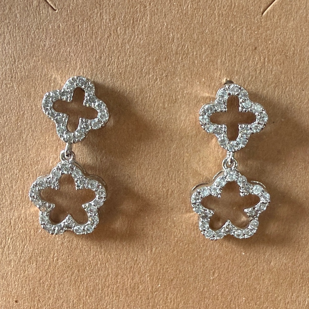 Sparkling clover rhinestone earrings